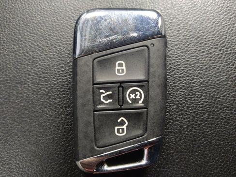 Used 2021 Volkswagen Atlas SE FWD image 32