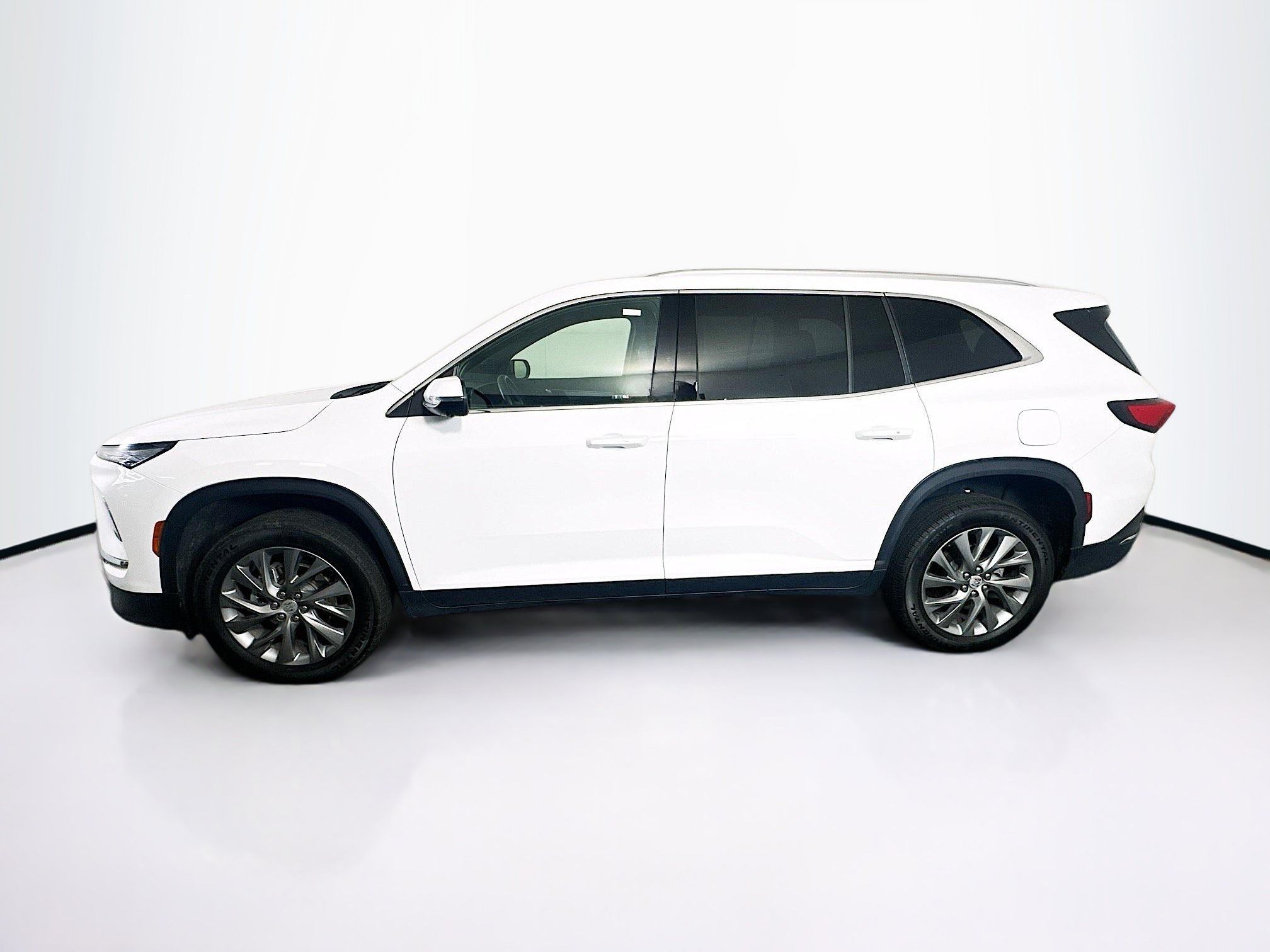 Used 2025 Buick Enclave Preferred FWD image 4