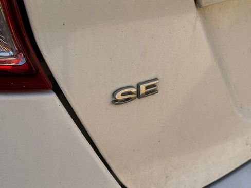 Used 2018 Ford Fiesta SE image 8