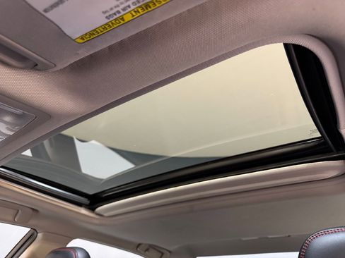 Used 2015 Toyota Camry SE w/ Moonroof Package image 14