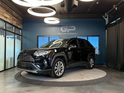 Used 2019 Toyota RAV4 Limited w/ Advanced Technology Package AWD/4WD image 7