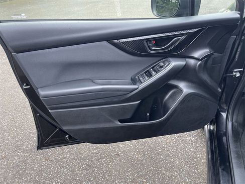 Used 2019 Subaru Crosstrek 2.0i Premium image 19