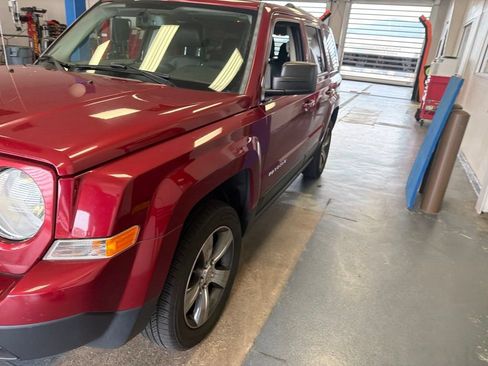 Used 2016 Jeep Patriot High Altitude AWD/4WD image 6