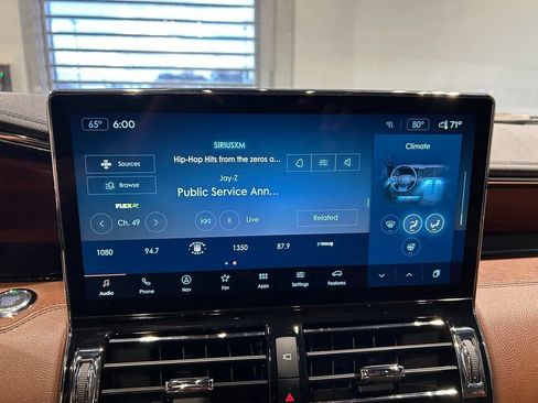 Used 2024 Lincoln Navigator Reserve w/ Equipment Group 201A AWD/4WD image 26