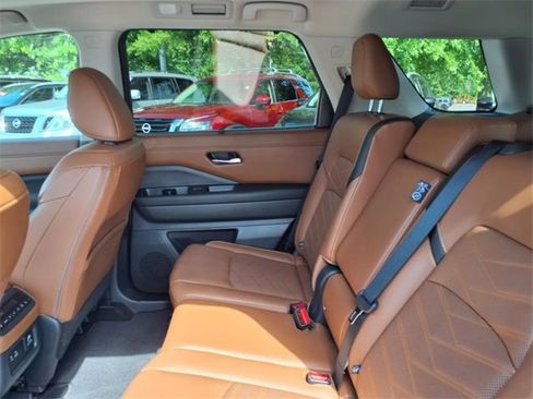 Certified 2024 Nissan Pathfinder Platinum w/ Cargo Package image 6