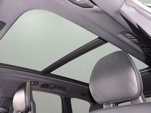 Used 2018 Volvo XC60 T8 R-Design w/ Vision Package image 27