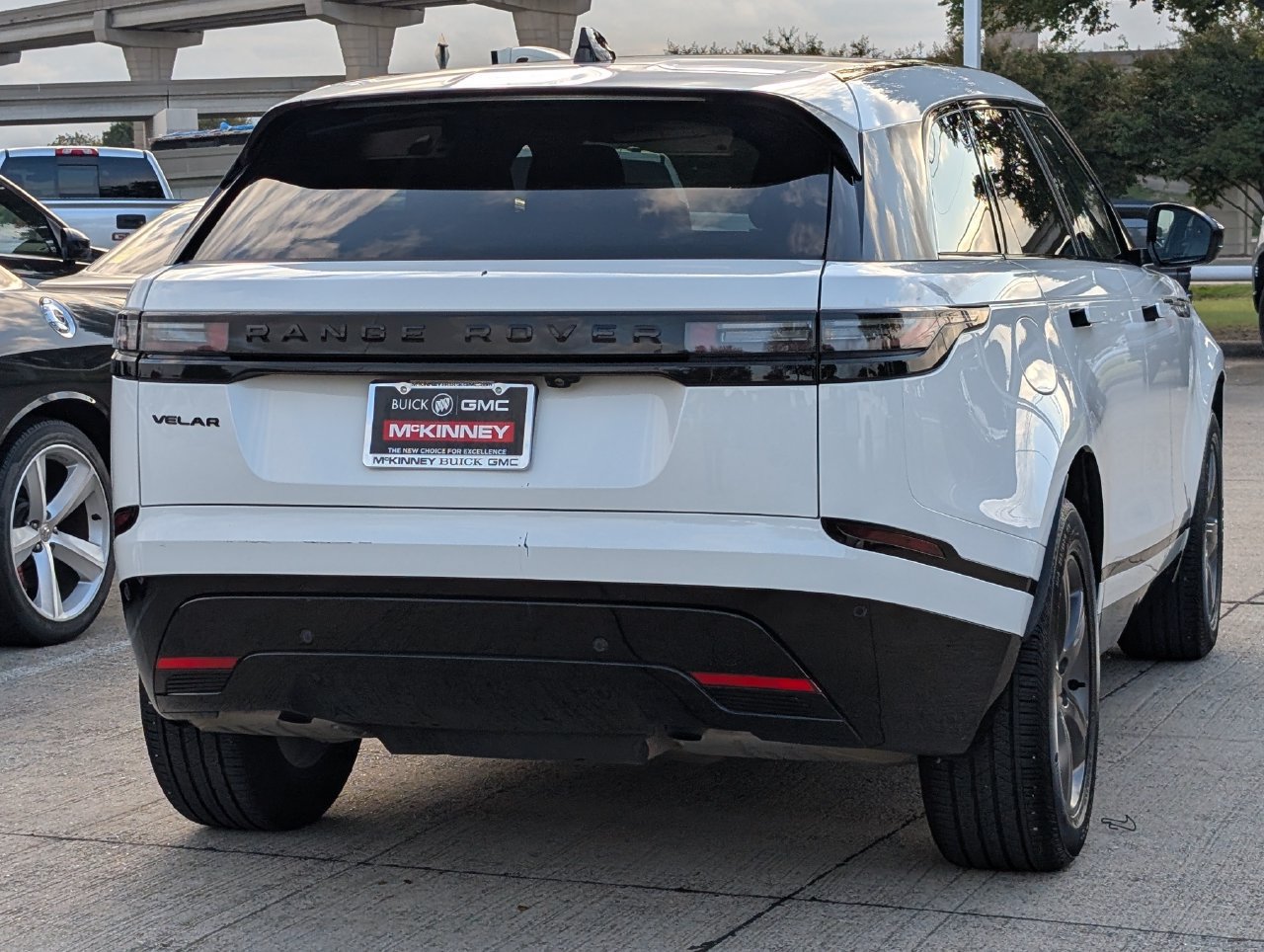 Used 2025 Land Rover Range Rover Velar Dynamic SE AWD/4WD image 4
