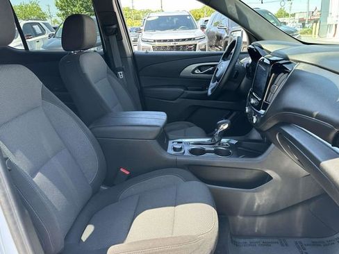 Used 2023 Chevrolet Traverse LT FWD image 19