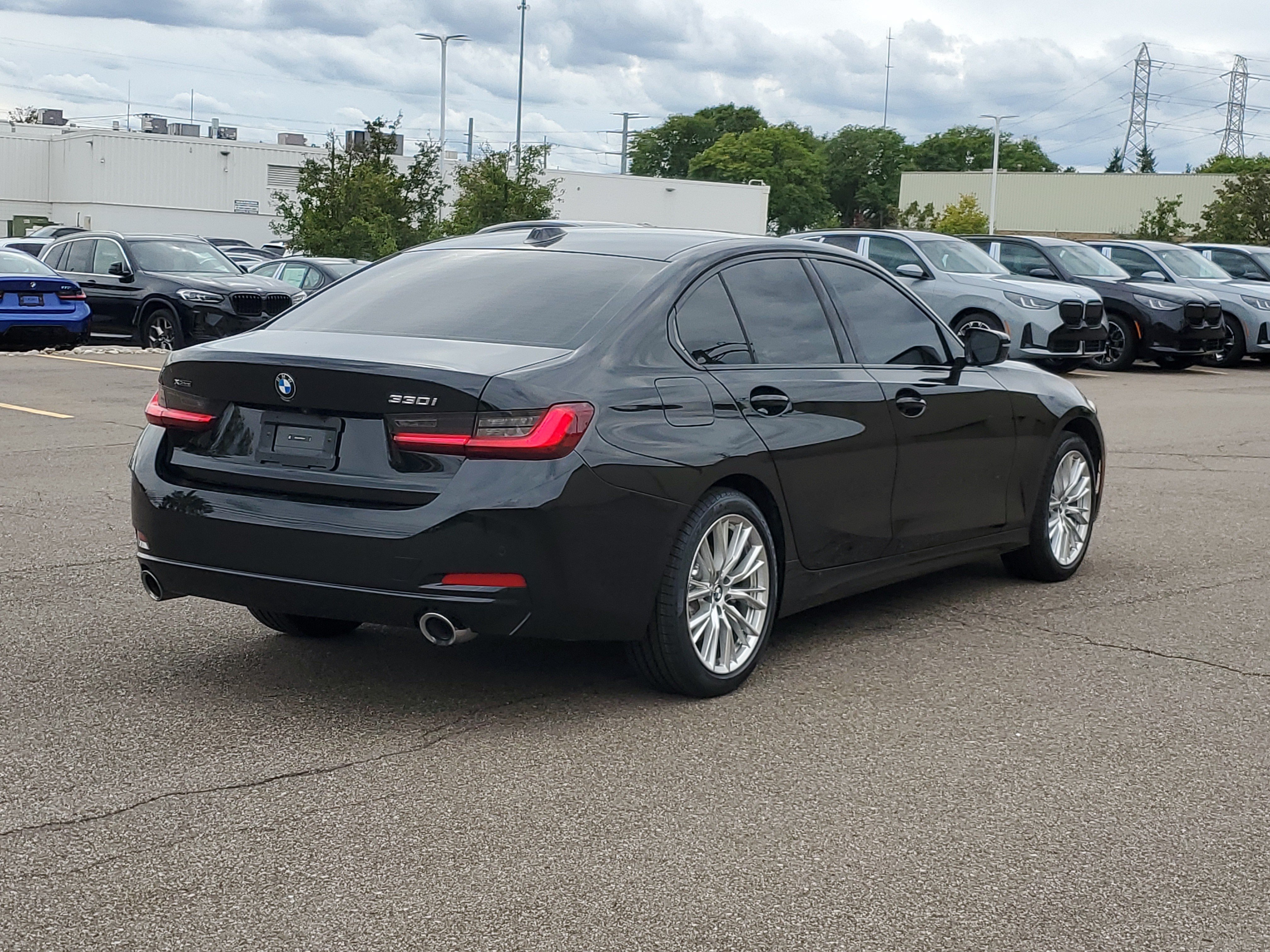 Certified 2023 BMW 330i xDrive Sedan w/ Driving Assistance Package AWD/4WD image 5