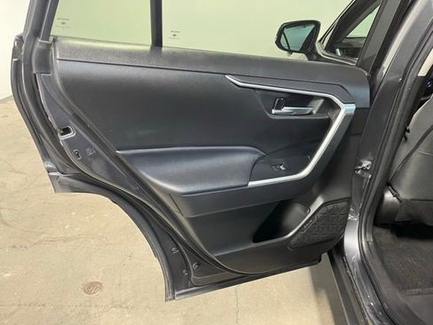 Used 2022 Toyota RAV4 XLE w/ Convenience Package FWD image 19