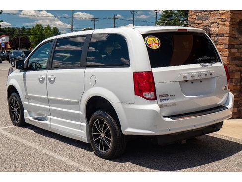 Used 2015 Dodge Grand Caravan R/T w/ Safety Sphere Group FWD image 5