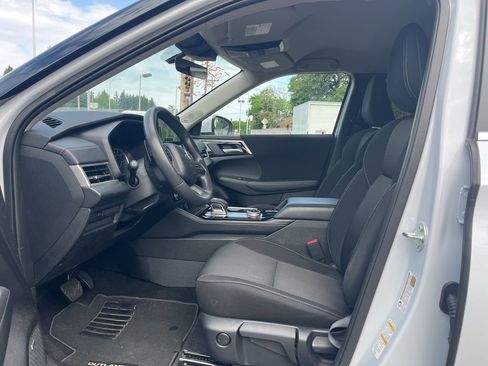Used 2025 Mitsubishi Outlander ES AWD/4WD image 11