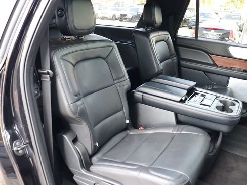 Used 2019 Lincoln Navigator L Reserve image 39