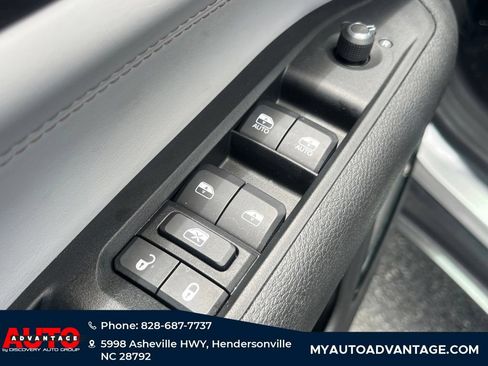 Used 2022 Jeep Compass Limited AWD/4WD image 19