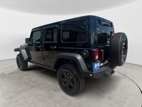 Used 2014 Jeep Wrangler Unlimited Rubicon w/ Connectivity Group AWD/4WD image 4