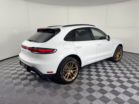 Certified 2026 Porsche Macan AWD/4WD image 9