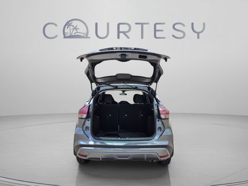 Used 2021 Nissan Kicks S FWD image 11