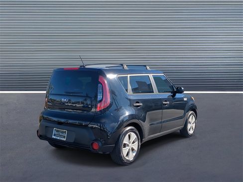 Used 2016 Kia Soul Base image 3