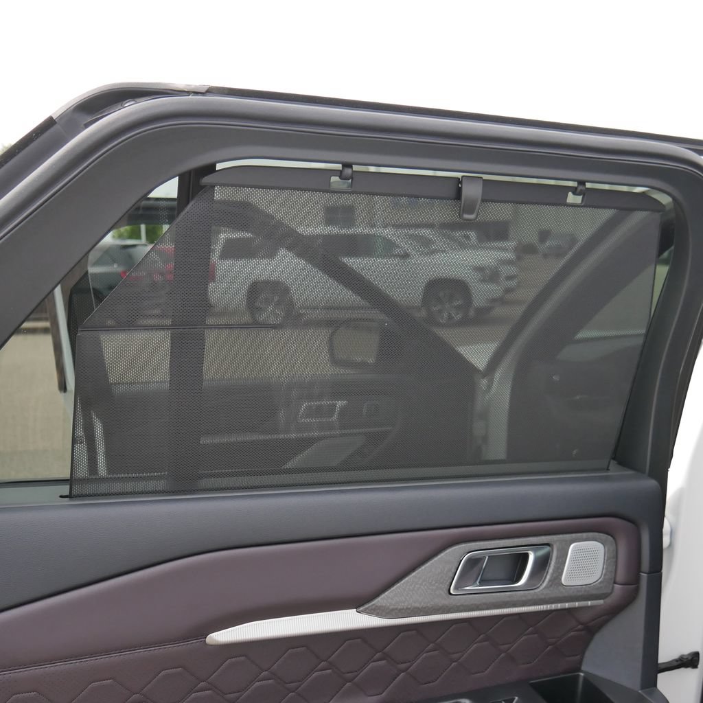 Used 2025 Ford Explorer Platinum w/ Ultimate Package AWD/4WD image 30