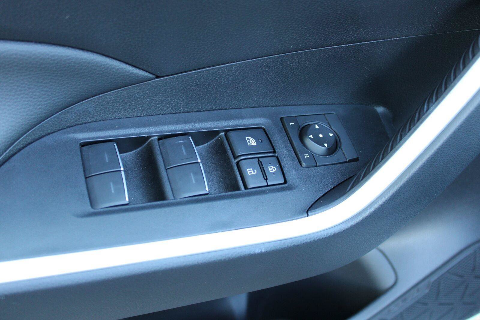 Certified 2025 Toyota RAV4 SE AWD/4WD image 46