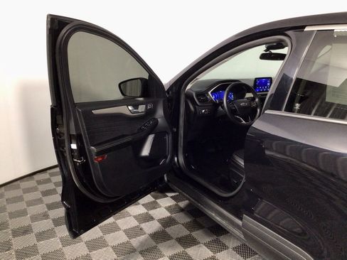 Used 2022 Ford Escape SEL w/ Technology Package image 16