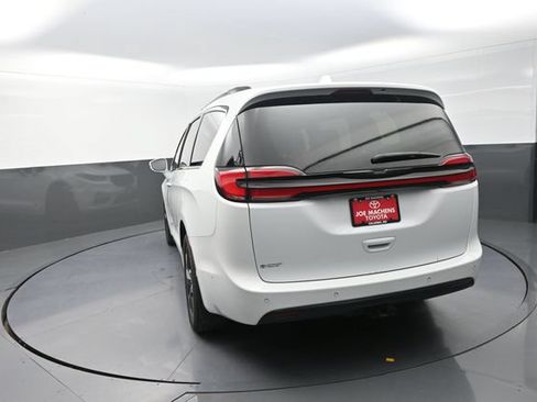Used 2022 Chrysler Pacifica Limited w/ S Appearance Package AWD/4WD image 54