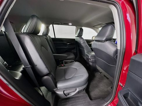 Used 2024 Toyota Grand Highlander AWD image 28