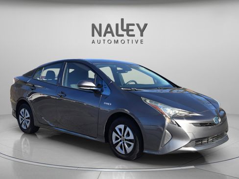 Used 2018 Toyota Prius Four image 7