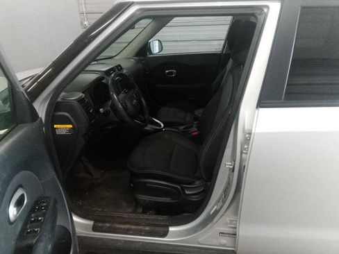 Used 2019 Kia Soul + FWD image 22