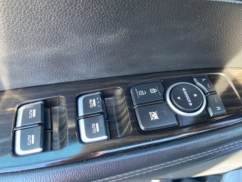 Used 2020 Kia Sorento FWD V6 image 17