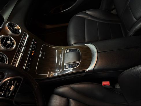 Used 2020 Mercedes-Benz GLC 300 image 37