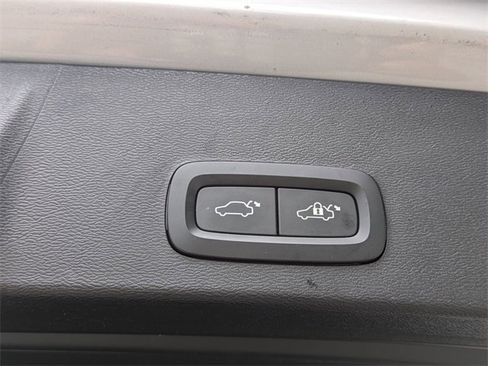 Certified 2023 Volvo XC40 Recharge Ultimate image 25