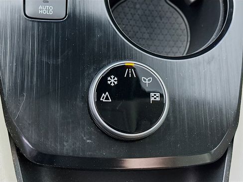 Used 2023 Nissan Rogue SL w/ SL Premium Package image 25