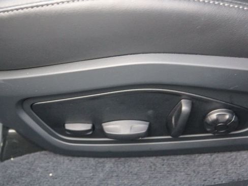 Used 2025 Porsche Taycan image 16