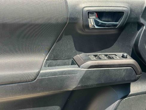Used 2018 Toyota Tacoma TRD Off-Road RWD image 16