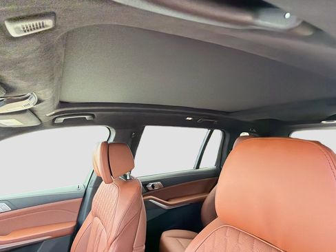 New 2026 BMW X7 M60i image 28