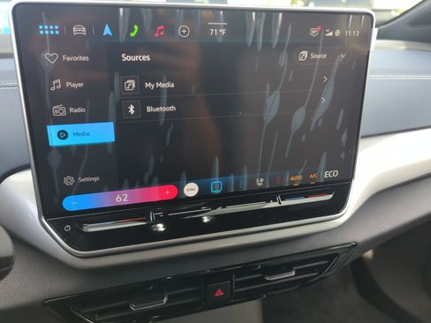 New 2025 Volkswagen ID.4 Pro S AWD/4WD image 12
