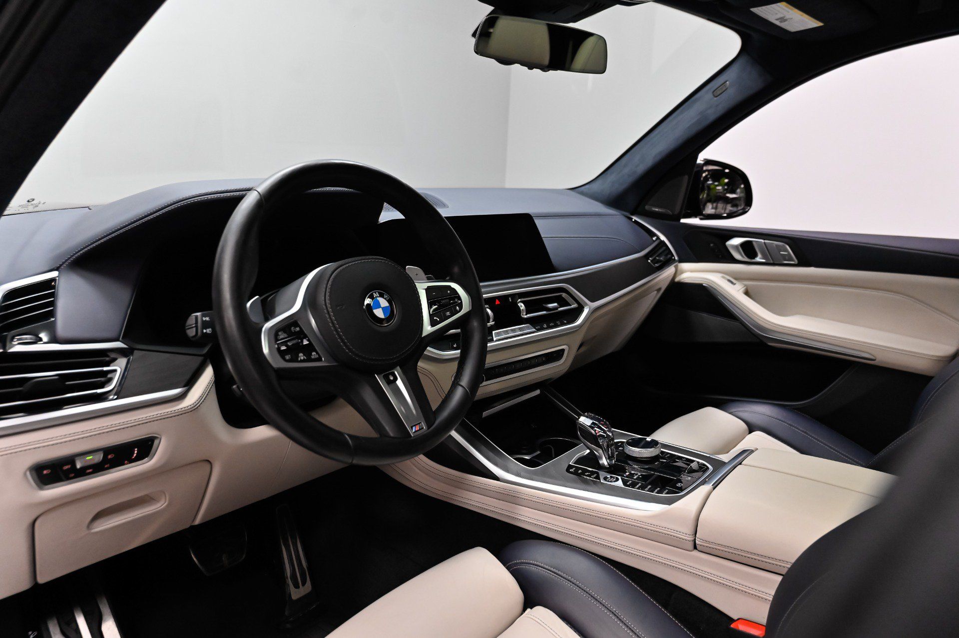 Used 2021 BMW X7 M50i AWD/4WD image 10