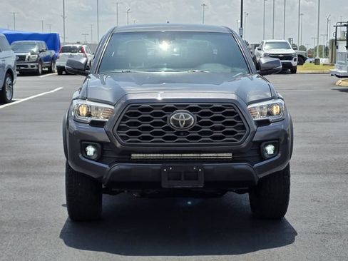 Used 2020 Toyota Tacoma TRD Off-Road w/ Advanced Technology Package AWD/4WD image 2