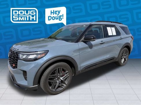 Used 2025 Ford Explorer ST AWD/4WD image 1