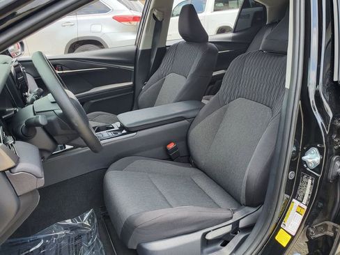 Used 2026 Toyota Camry LE FWD image 5