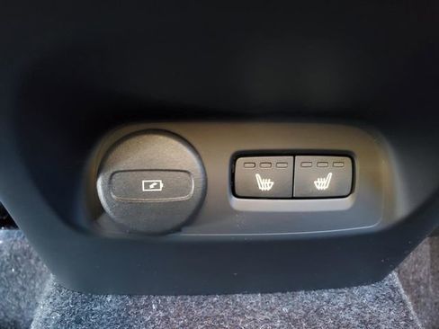 New 2026 Volvo XC40 B5 Plus w/ Protection Package Premier image 31