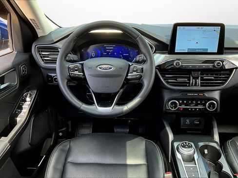 Used 2022 Ford Escape Titanium w/ Class II Trailer Tow Package image 5