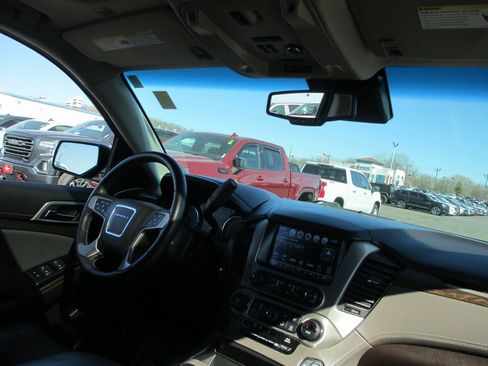 Used 2018 GMC Yukon Denali w/ Denali Ultimate Package image 29