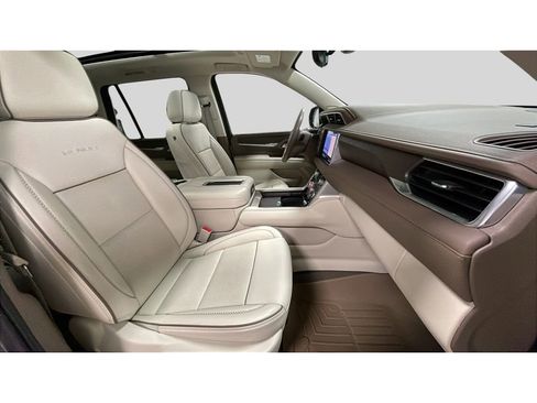 Used 2021 GMC Yukon Denali w/ Denali Ultimate Package AWD/4WD image 19