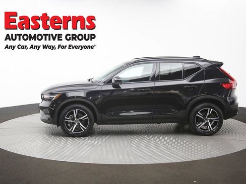 Used 2024 Volvo XC40 B5 Core AWD/4WD image 60