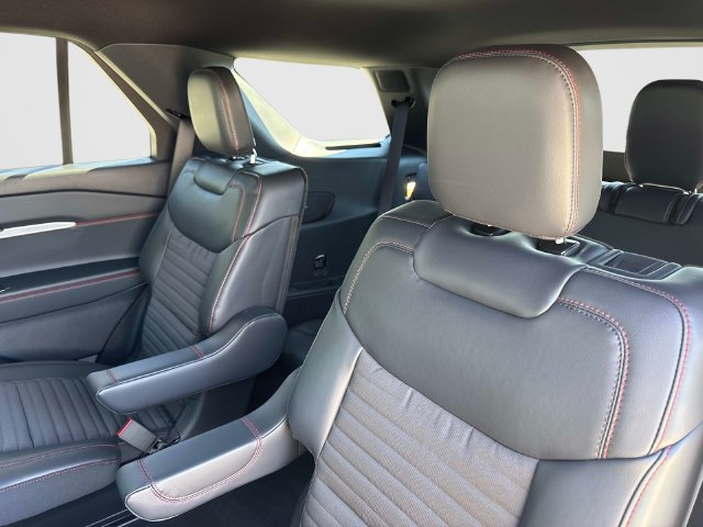 New 2027 Ford Explorer ST-Line w/ ST-Line Street Pack RWD image 15