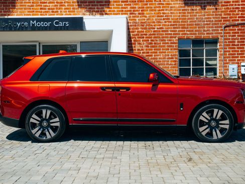 Used 2023 Rolls-Royce Cullinan AWD/4WD image 37