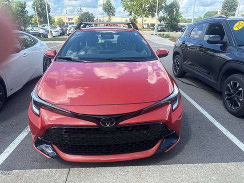 Used 2023 Toyota Corolla SE FWD image 2