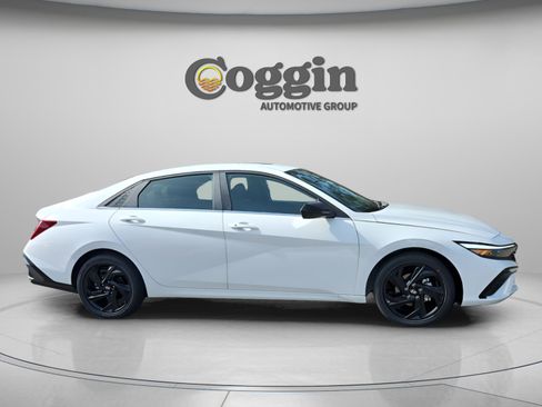 New 2026 Hyundai Elantra SEL Sport Premium FWD image 7